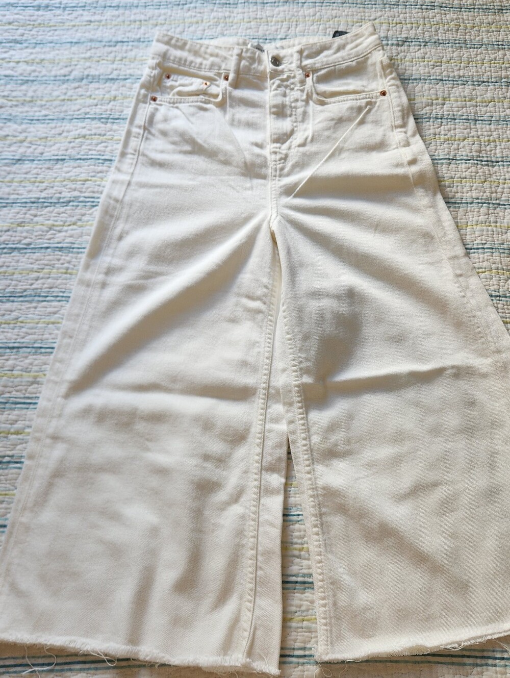 Zara Wide-Leg Cream White High-Rise Cropped Jeans